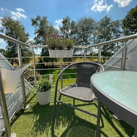 Huus An't Koornfeld Dachgeschoss アパート *