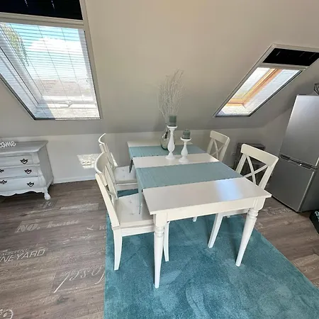 Huus An't Koornfeld Dachgeschoss アパート *